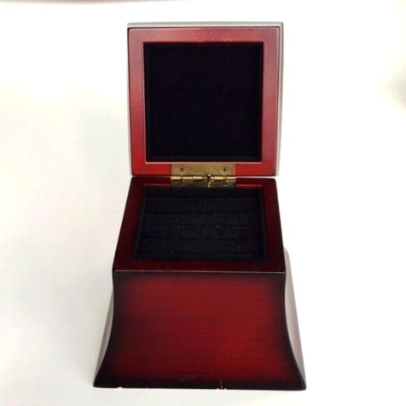 Bombay Company Musical Ring Jewelry Box with Inlaid Lid - Picture 3 of 11